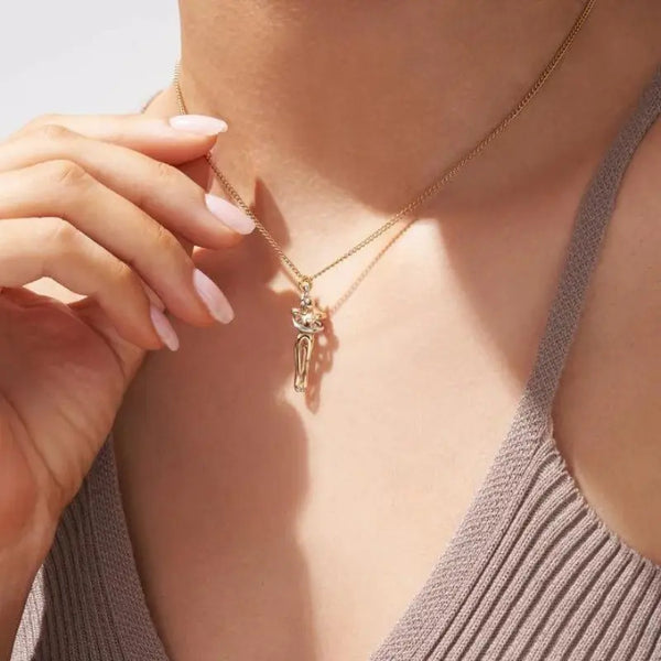 Elegant Hug Necklace – A Timeless Symbol of Love & Connection