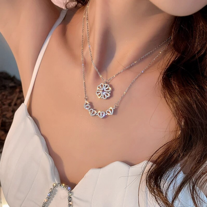 CLOVER NECKLACE + ROSE GIFT BOX